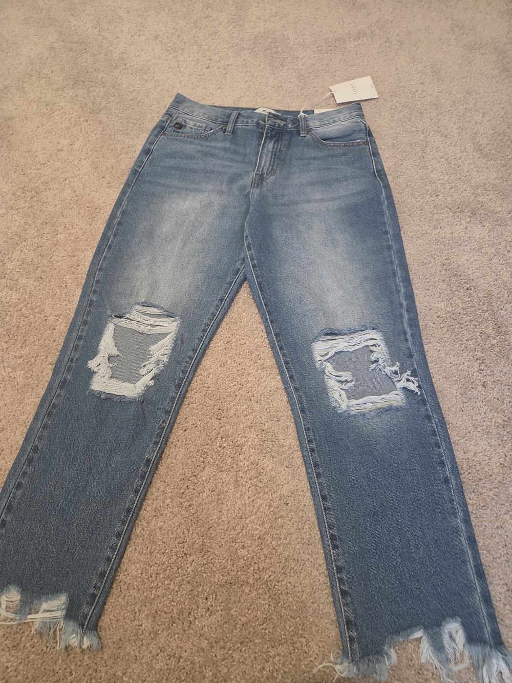 KanCan Chewed Up Mom Jean With High Waist,Relaxed Thigh,& Taper Leg NWT  (7/27)